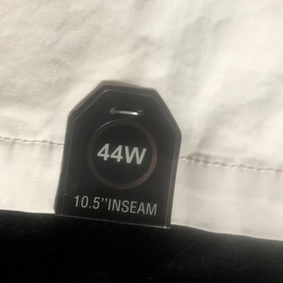 **NEW w/Tags**Weatherproof Stretch Fabric Shorts 44”W w/Cell Phone Pocket - Picture 2 of 9